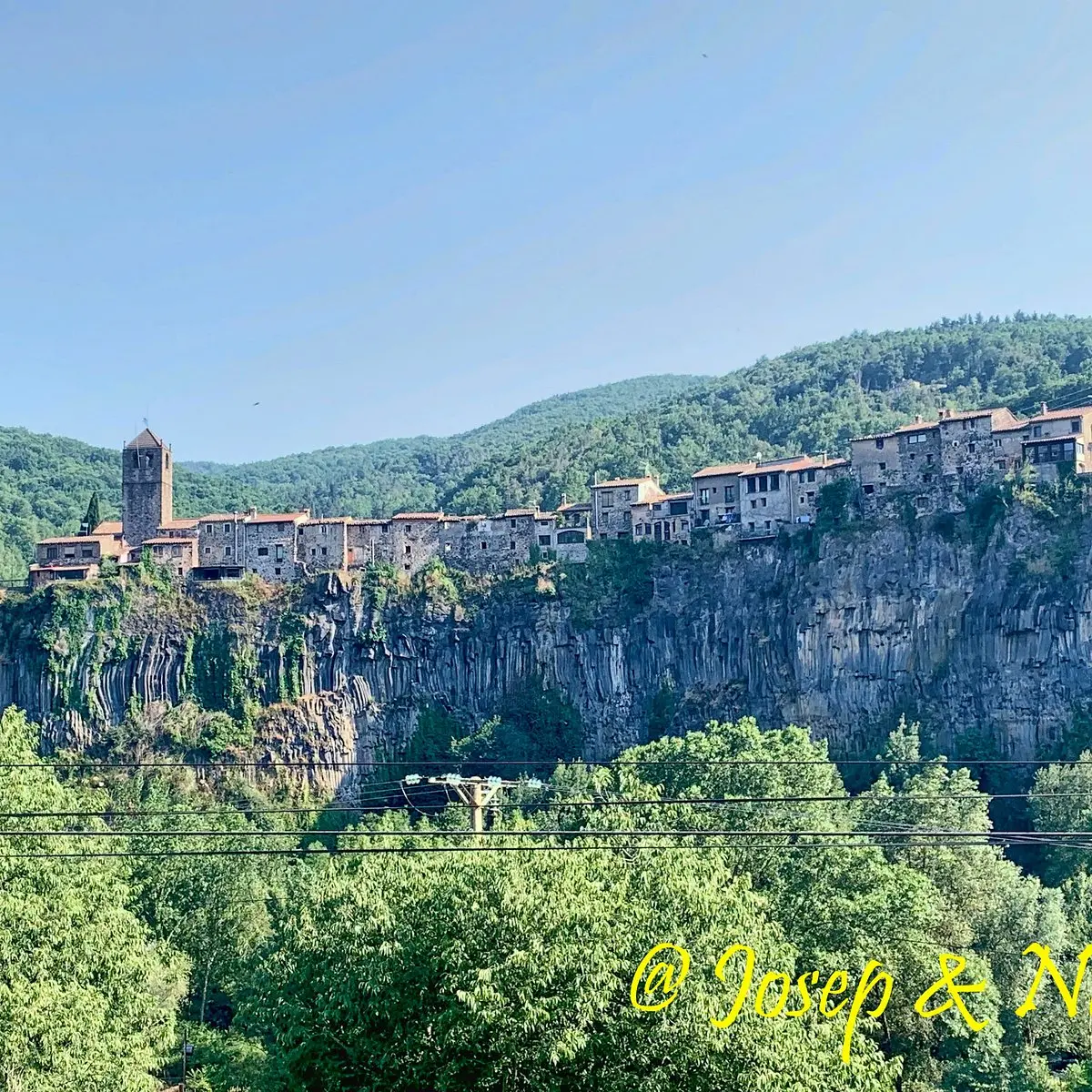 Castellfollit de la Roca: Turismo en un Pueblo de Leyenda - Aún vive gente en Castellfollit de la Roca castellfollit de la roca turismo - Aún vive gente en Castellfollit de la Roca