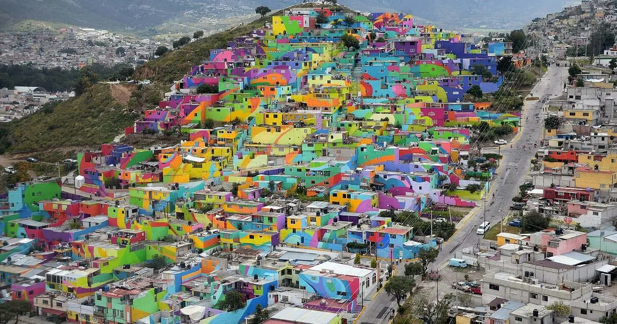 beneficio al turismo artistas callejeros - Cómo contribuye el arte callejero a una comunidad