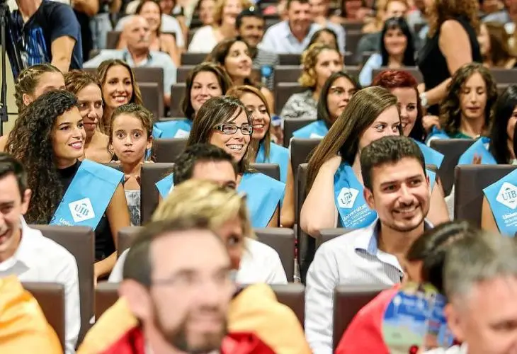 <b>ADE y Turismo UIB:</b> Guía completa para estudiantes - Cómo entrar en el aula digital de la UIB ade y turismo uib - Cómo entrar en el aula digital de la UIB