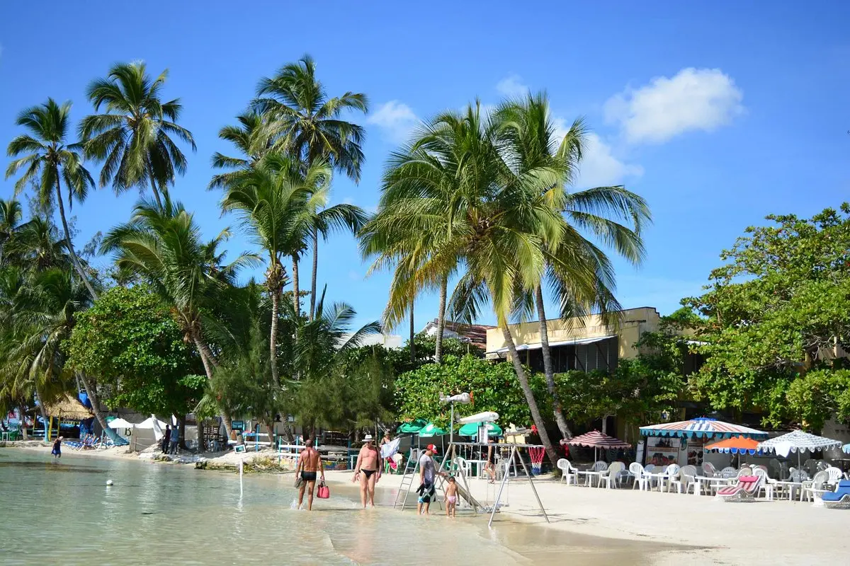 turismo de boca chica - Cómo se llama el primer hotel de Boca Chica