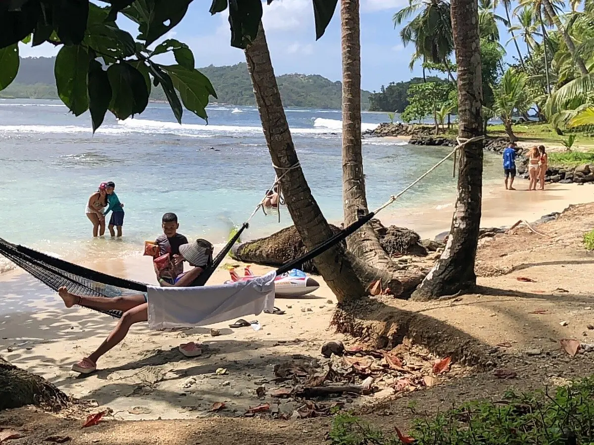 turismo en costa arriba colon - Cómo se llama la playa de Colón