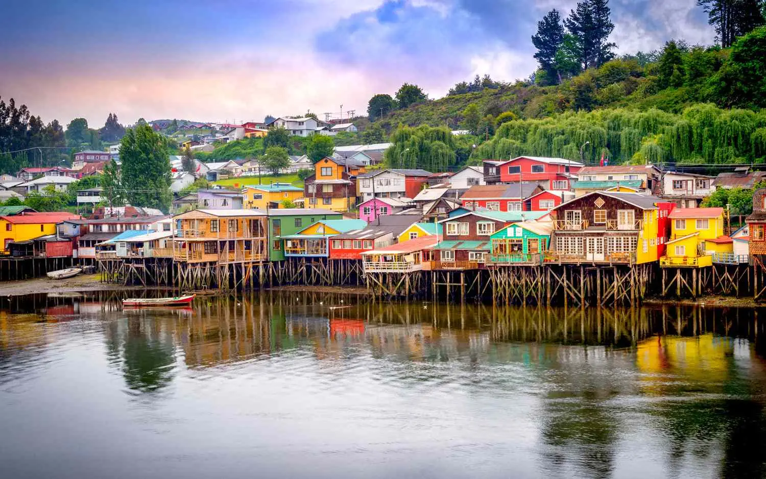 Chiloé vs. Turismo en Cochamó: La Guía Definitiva para Elegir tu Próximo Destino - Cómo viajar a Chiloé desde Santiago chiloe vs turismo cocha - Cómo viajar a Chiloé desde Santiago