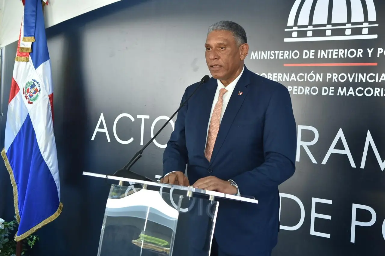 gobernacion en san pedro de macoris y ministerio de turismo - Cuál es el barrio más grande de San Pedro de Macorís