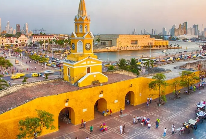cartagenas de indias reconversión economica al turismo - Cuál es la actividad económica de Cartagena