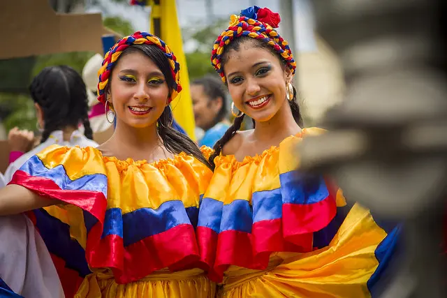 cultura y turismo en armenia - Cuál es la cultura de Armenia Quindío