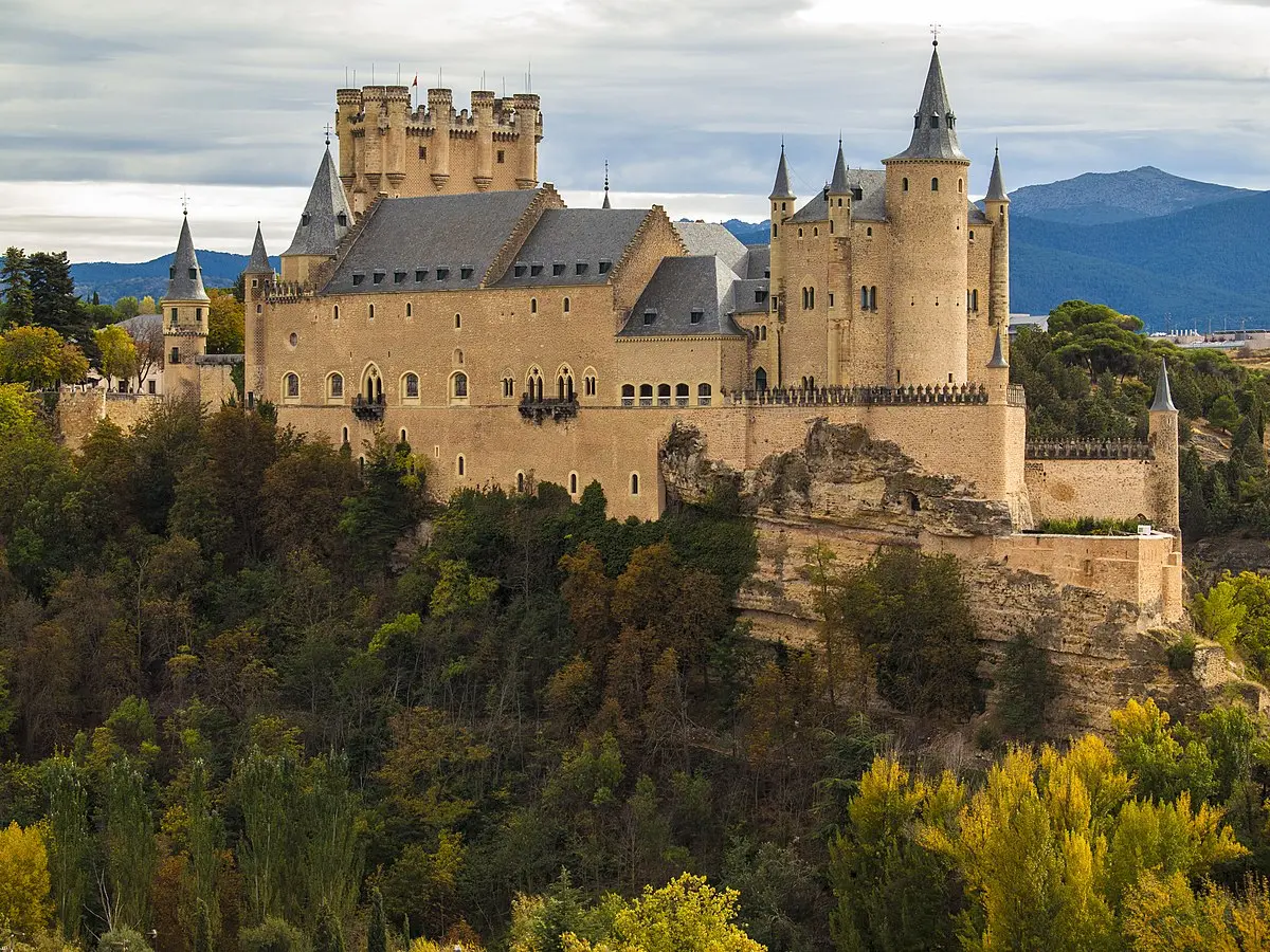Simbología del Turismo en Castillos: Más Allá de las Murallas - Cuál es la función de un castillo simbologia turismo de un castillo - Cuál es la función de un castillo
