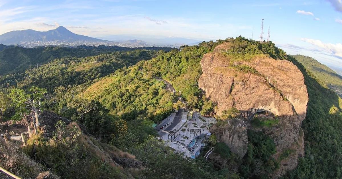 la puerta del diablo el salvador turismo - Cuál es la leyenda más famosa de la Puerta del Diablo