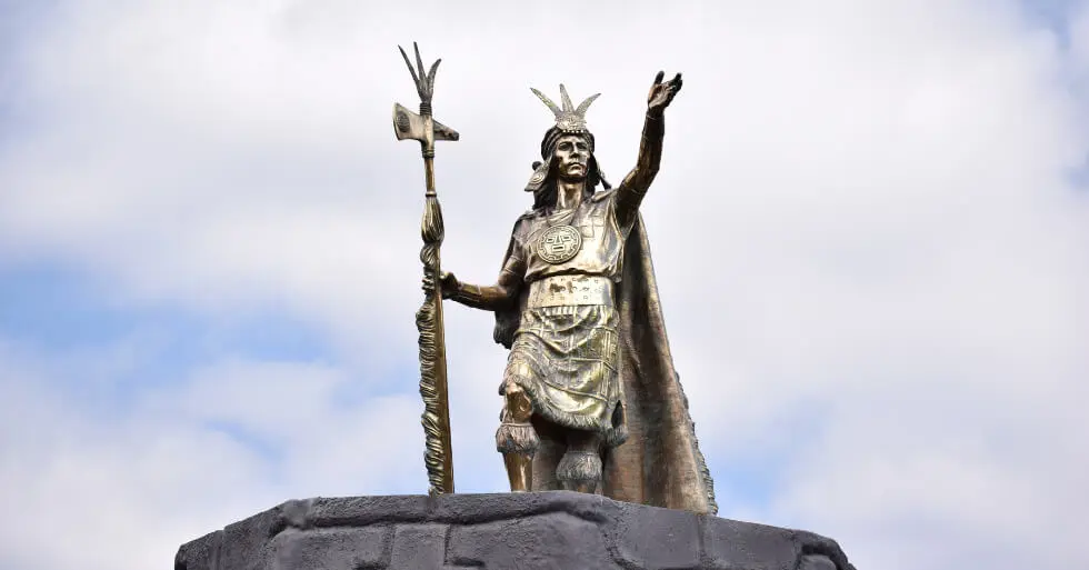 aportes al turismo por el inca sinchi roca - Cuáles fueron los logros más importantes de los incas