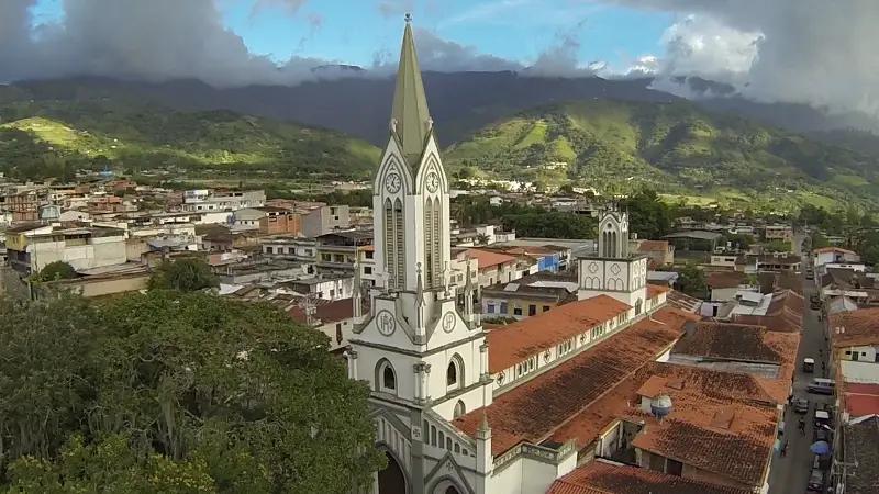 bocono ubicacion descripcion tipo de turismo - Cuáles son las cuencas hidrográficas del municipio Bocono