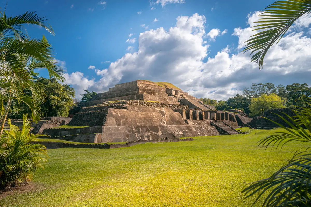 turismo arqueologico en la paz el salvador - Cuáles son las tradiciones del departamento de la Paz