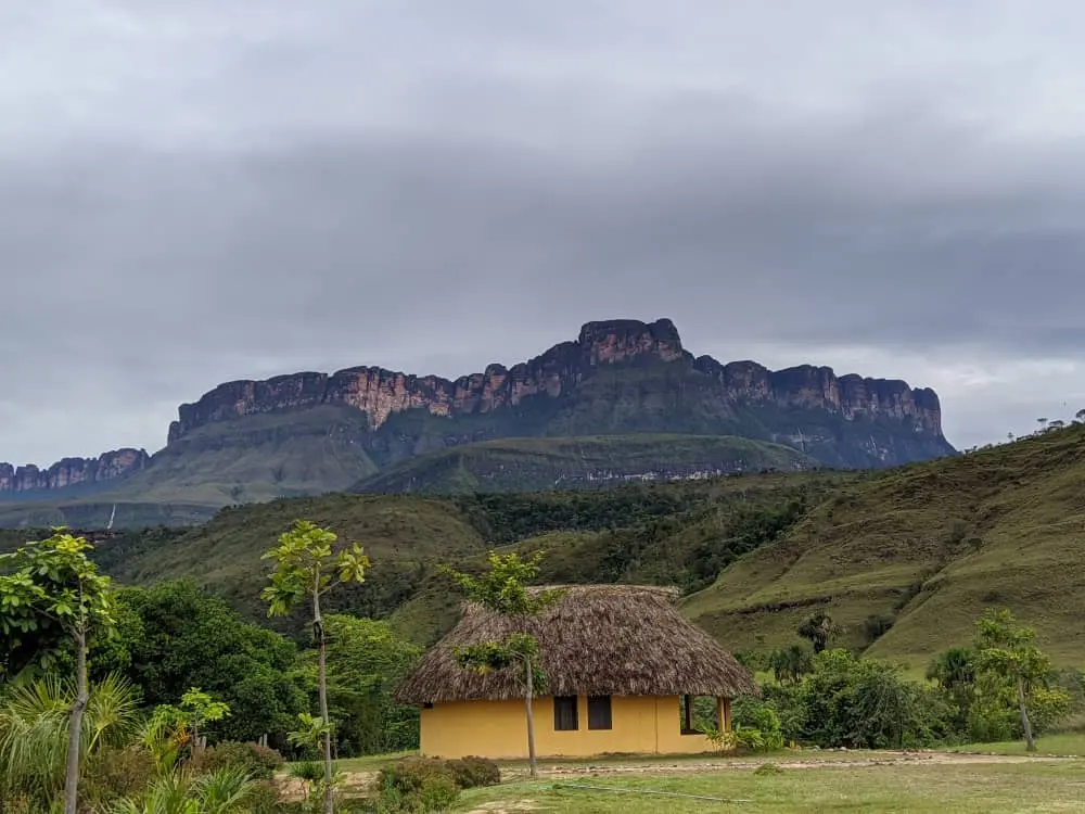 parque nacional de canaima problema con el turismo - Cuántas personas visitan el Parque Nacional Canaima