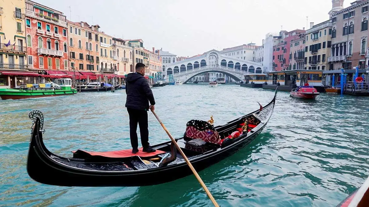 Venecia y el Turismo Masivo: Un Equilibrio Precario - Cuánto cobra Venecia por entrar venecia turismo masivo - Cuánto cobra Venecia por entrar