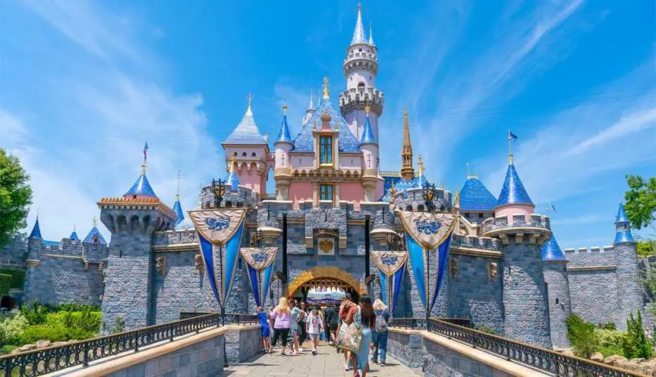 Planifica tu viaje a Disneyland: Guía completa de costos y consejos para ahorrar - Cuánto dinero se da en el turista Disney turismo disney - Cuánto dinero se da en el turista Disney