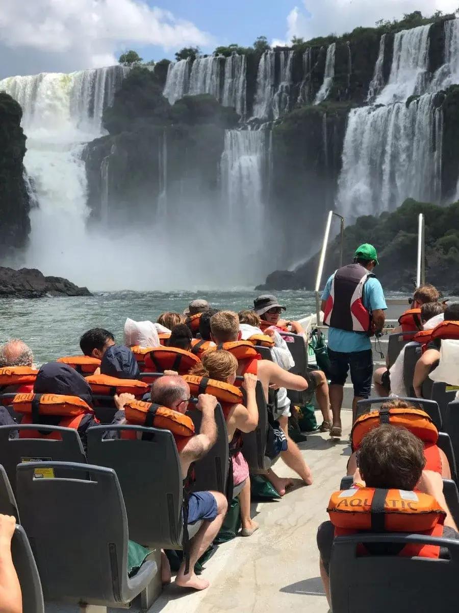 Paseo en Bote por las Cataratas del Iguazú: La Gran Aventura - Cuánto sale el gomón en Cataratas 2024 cataratas del iguazu turismo bote - Cuánto sale el gomón en Cataratas 2024