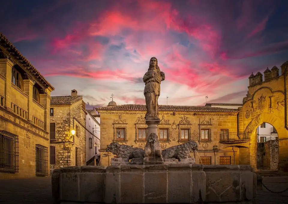 Descubre el encanto de Úbeda y Baeza: Una escapada al Renacimiento - Cuánto tiempo para ver Ubeda y Baeza atlante úbeda y baeza turismo - Cuánto tiempo para ver Ubeda y Baeza