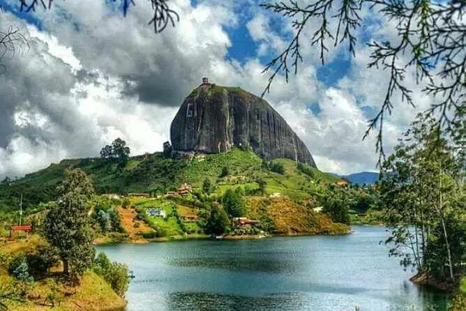 guatape turismo - Cuánto vale la subida a la Piedra del Peñol en 2024