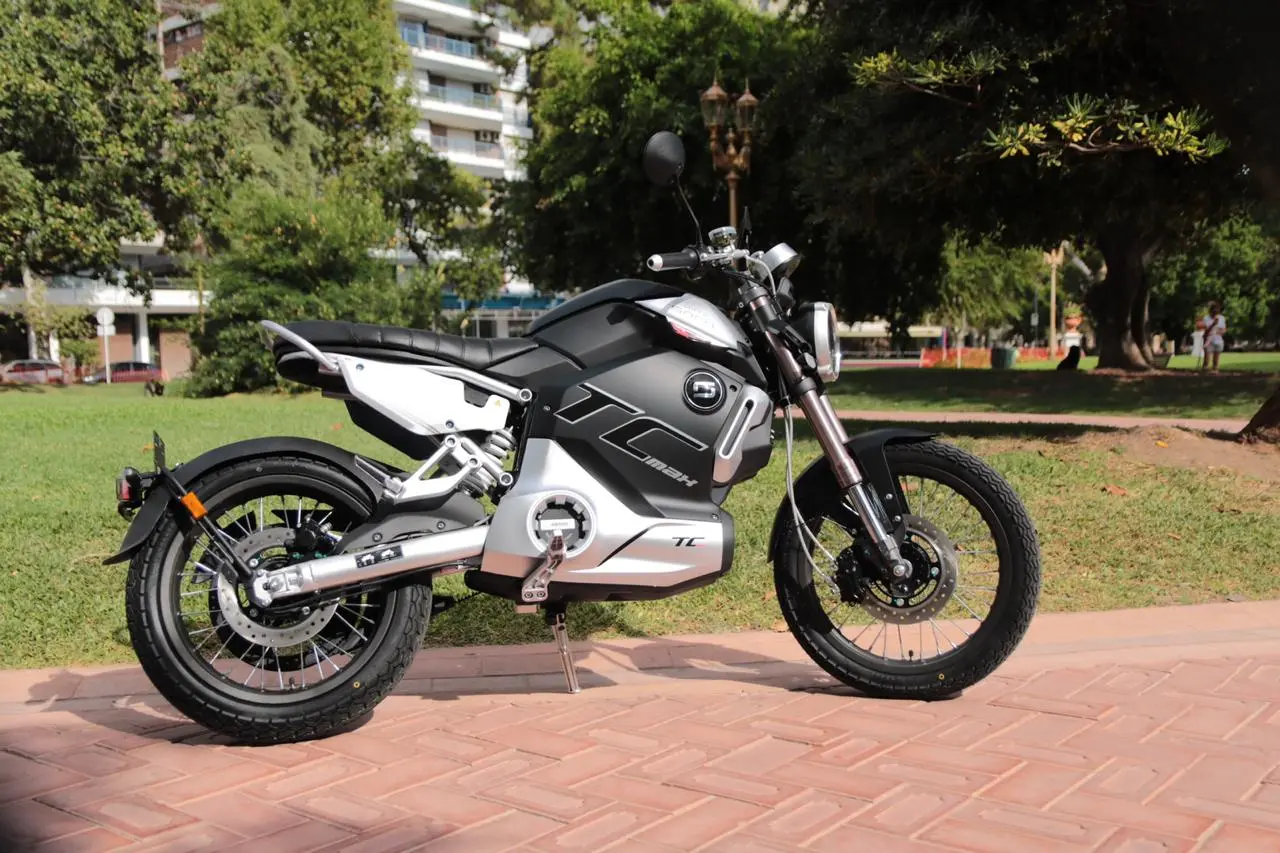 Motocicletas Eléctricas de Turismo: Guía Completa 2024 - Cuántos kilómetros puede recorrer una moto eléctrica moto turismo elettrica - Cuántos kilómetros puede recorrer una moto eléctrica