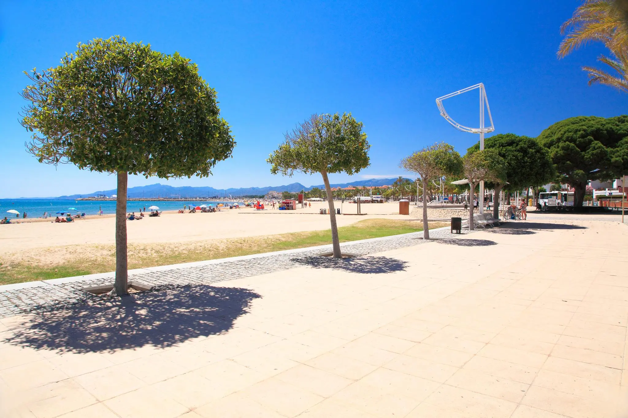 Cambrils: El Destino de Turismo Familiar Perfecto en la Costa Dorada - Cuántos kilómetros tiene la playa de Cambrils cambrils turismo familiar - Cuántos kilómetros tiene la playa de Cambrils
