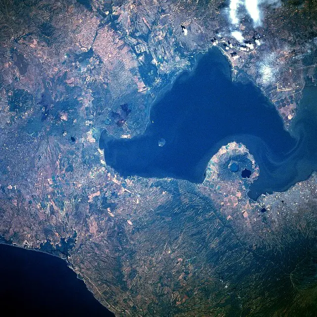clasesse turismo en lago xolotlan - Cuántos metros de profundidad tiene el lago Xolotlán