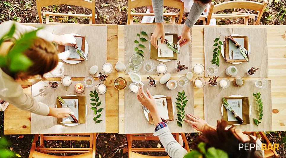 tipos de mesa en turismo - Cuántos tipos de servicio a la mesa hay