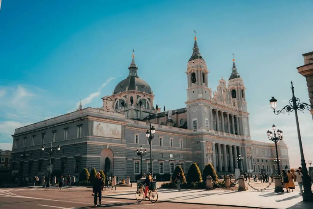 Iglesias en Madrid: Turismo Religioso y Arquitectura Impresionante - Dónde ir a Misa en Madrid iglesias en madrid turismo - Dónde ir a Misa en Madrid