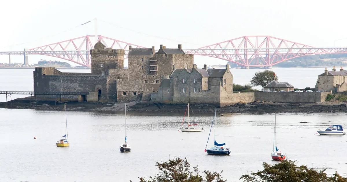 clackness escocia turismo - El castillo de Blackness es parte del National Trust o de Escocia