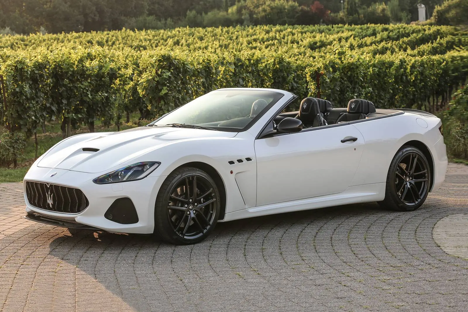 Maserati GranCabrio: Ingeniería del Placer - El Maserati Grancabrio es un descapotable cabriolet gran turismo maserati - El Maserati Grancabrio es un descapotable