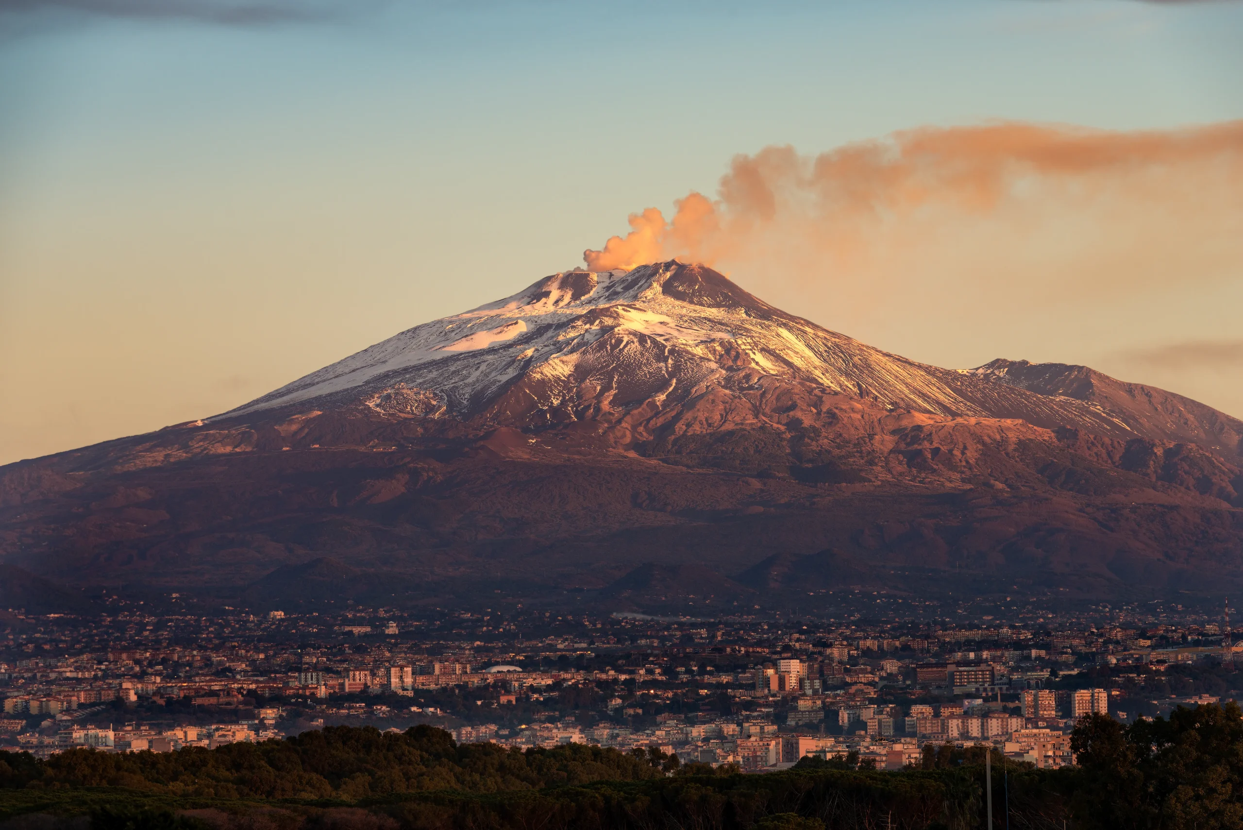 <b>Sicilia Turismo Etna</b>: La Guía Definitiva para Explorar el Volcán - Por qué es famoso el Etna sicilia turismo etna - Por qué es famoso el Etna