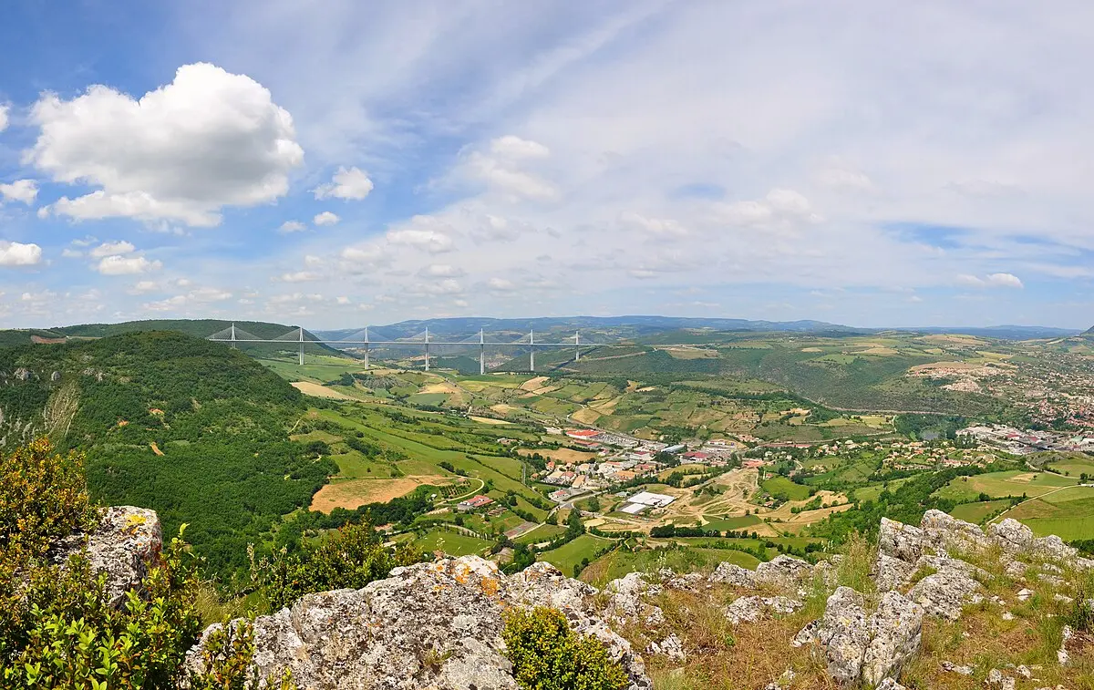 Viaducto de Millau: Un Gigante de Ingeniería y Atractivo Turístico de Millau - Por qué es famoso Millau millau turismo - Por qué es famoso Millau