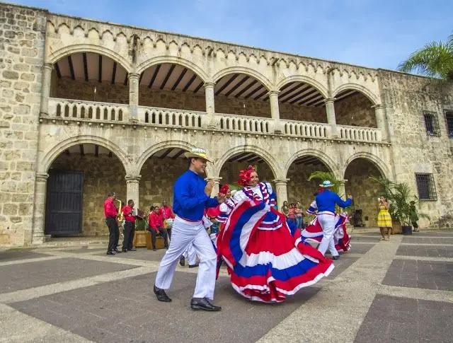 turismo cultural en santo domingo - Qué actividad cultural se realiza en Santo Domingo