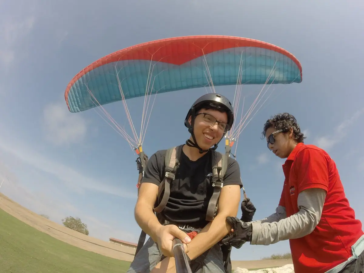 Parapente en Bariloche: Vuela sobre los Andes - Qué es la actividad de parapente turismo de aventura paragliding - Qué es la actividad de parapente