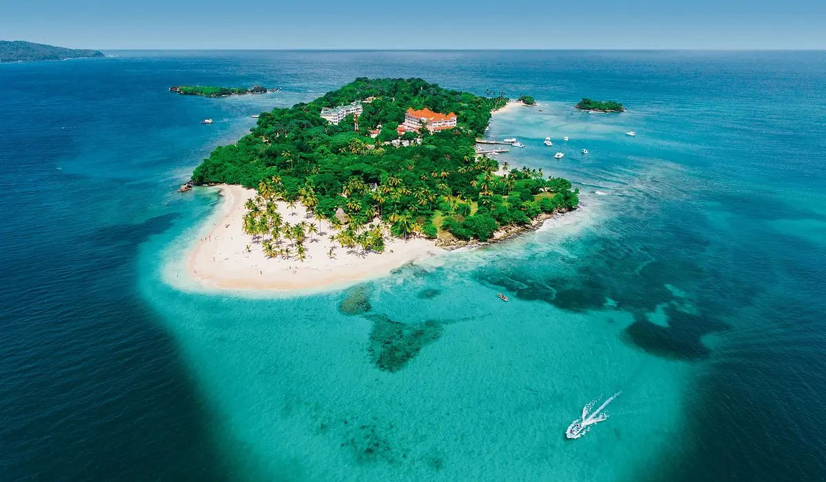 Samaná: Un paraíso turístico dominicano con rica historia y monumentos - Qué es lo que más se produce en Samaná que le ofrese samana al turismo y sus munumentos - Qué es lo que más se produce en Samaná