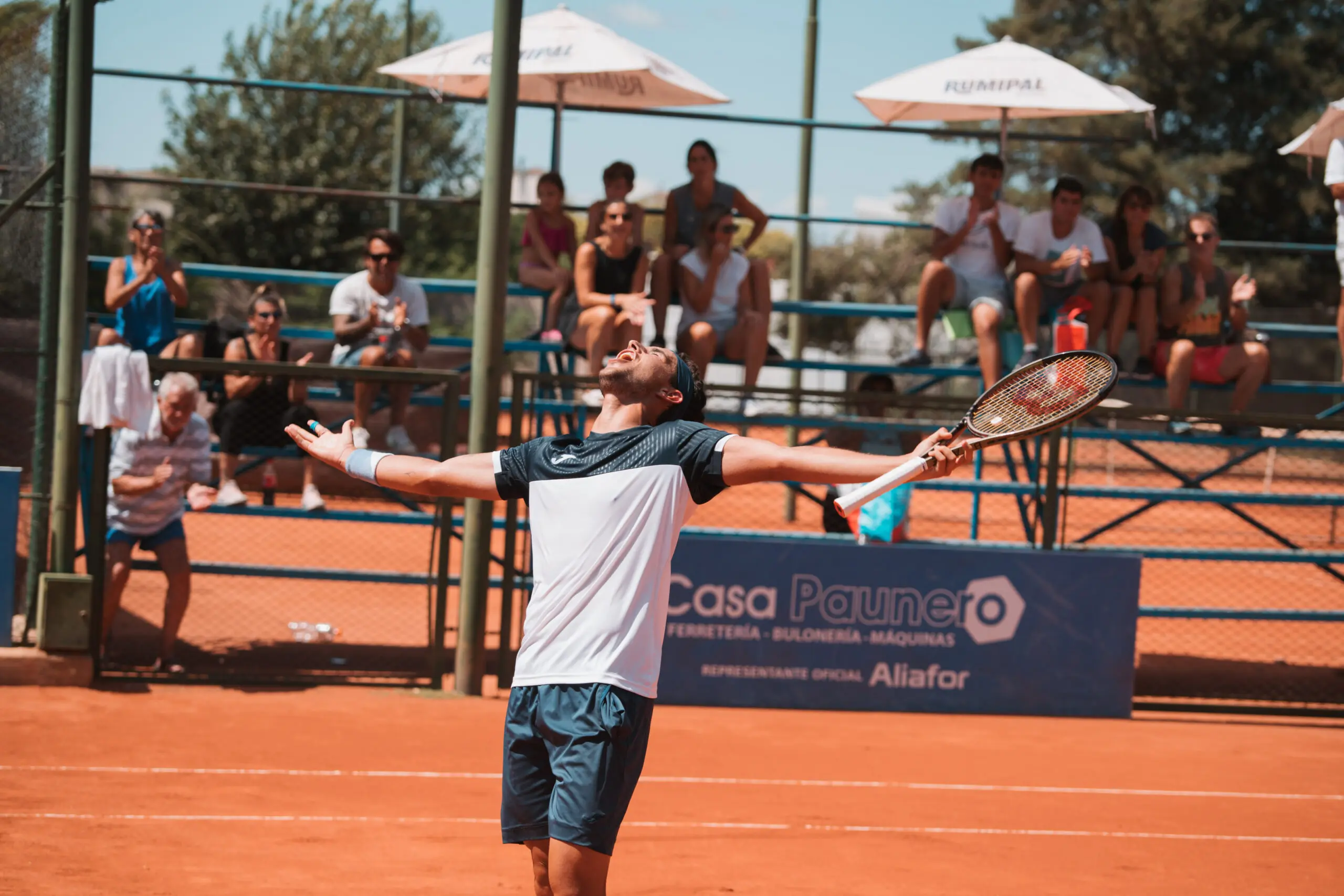 Tenista Futures: Turismo y Competición en el Circuito Profesional de Tenis - Qué es un torneo de tenis ITF tenista futures turismo - Qué es un torneo de tenis ITF