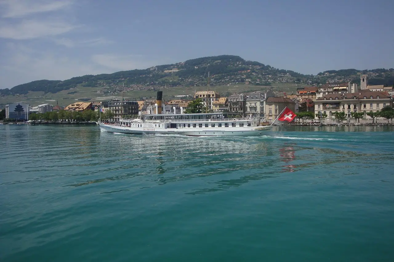 Lausana: Guía Completa de Turismo en la Perla Suiza - Qué hacer gratis en Lausanne frontera de suiza lausana ciudad de turismo mostañez - Qué hacer gratis en Lausanne