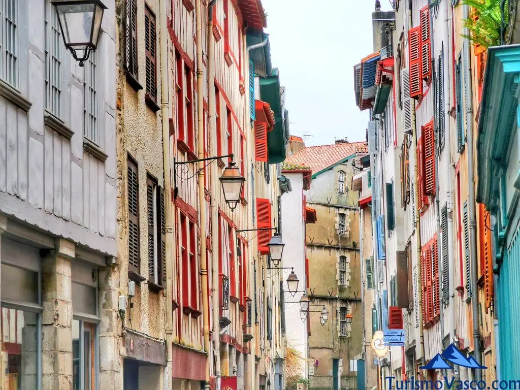 <b>Bayona Turismo</b>: Una Guía Completa para Descubrir la Perla Vasca Francesa - Qué idioma se habla en Bayona bayona turismo - Qué idioma se habla en Bayona