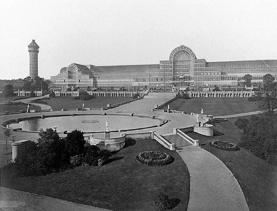 el palacio de cristal inglaterra impotancia en el turismo - Qué importancia tuvo el Palacio de Cristal de Joseph Paxton en el Londres de 1851