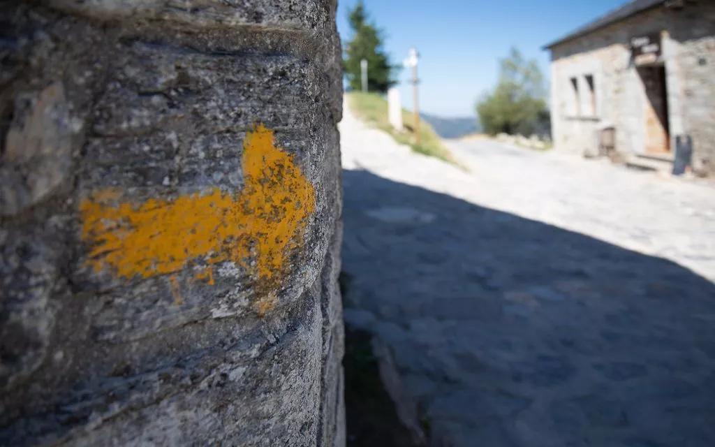 Señales de Tráfico Azules: Guía Completa para Turistas - Qué indica una flecha azul señañales detrancitos de turismo azules - Qué indica una flecha azul