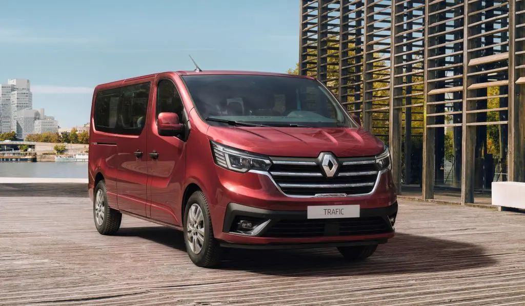 Renault Trafic Turismo: Análisis Completo del Espacio Interior - Qué motor lleva la Renault Trafic renault trafic turismo - Qué motor lleva la Renault Trafic