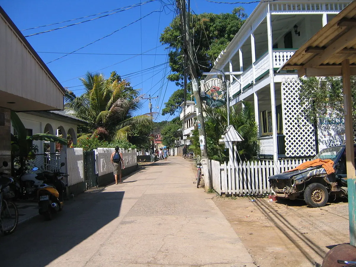 turismo en utila honduras information - Qué país es dueño de Utila