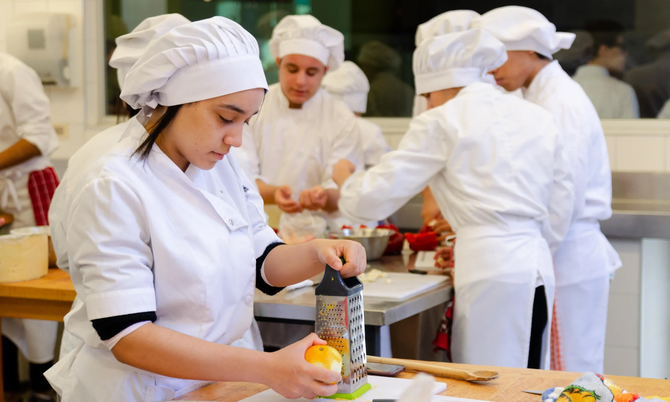 hoteleria y turismo utu consiguen trabajo - Qué puedo estudiar en UTU con ciclo básico