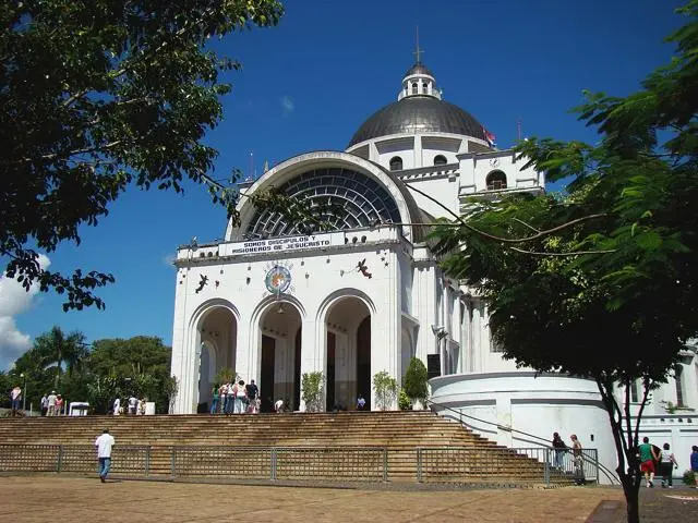 <b>Basílica de Caacupé:</b> Turismo, Historia y Devoción en Paraguay - Qué quiere decir Caacupé en guaraní basilica de caacupe turismo - Qué quiere decir Caacupé en guaraní