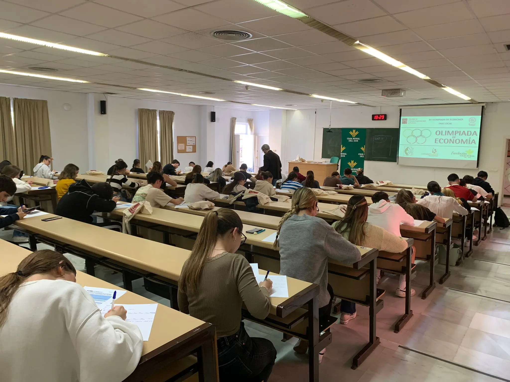 Ciencias Empresariales y Turismo: Una Combinación Ganadora - Qué se estudia en La Merced, Huelva ciencias empresariales y turismo - Qué se estudia en La Merced, Huelva