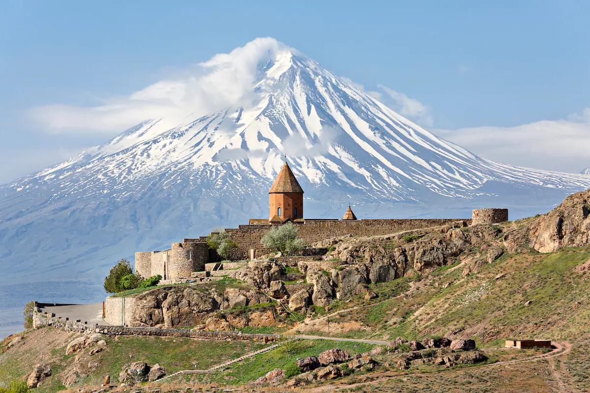 Armenia y Turquía: Un Complejo Tejido de Historia, Simbolos y Turismo - Qué simboliza el Monte Ararat armenia y simbolos del turismo en turquia - Qué simboliza el Monte Ararat
