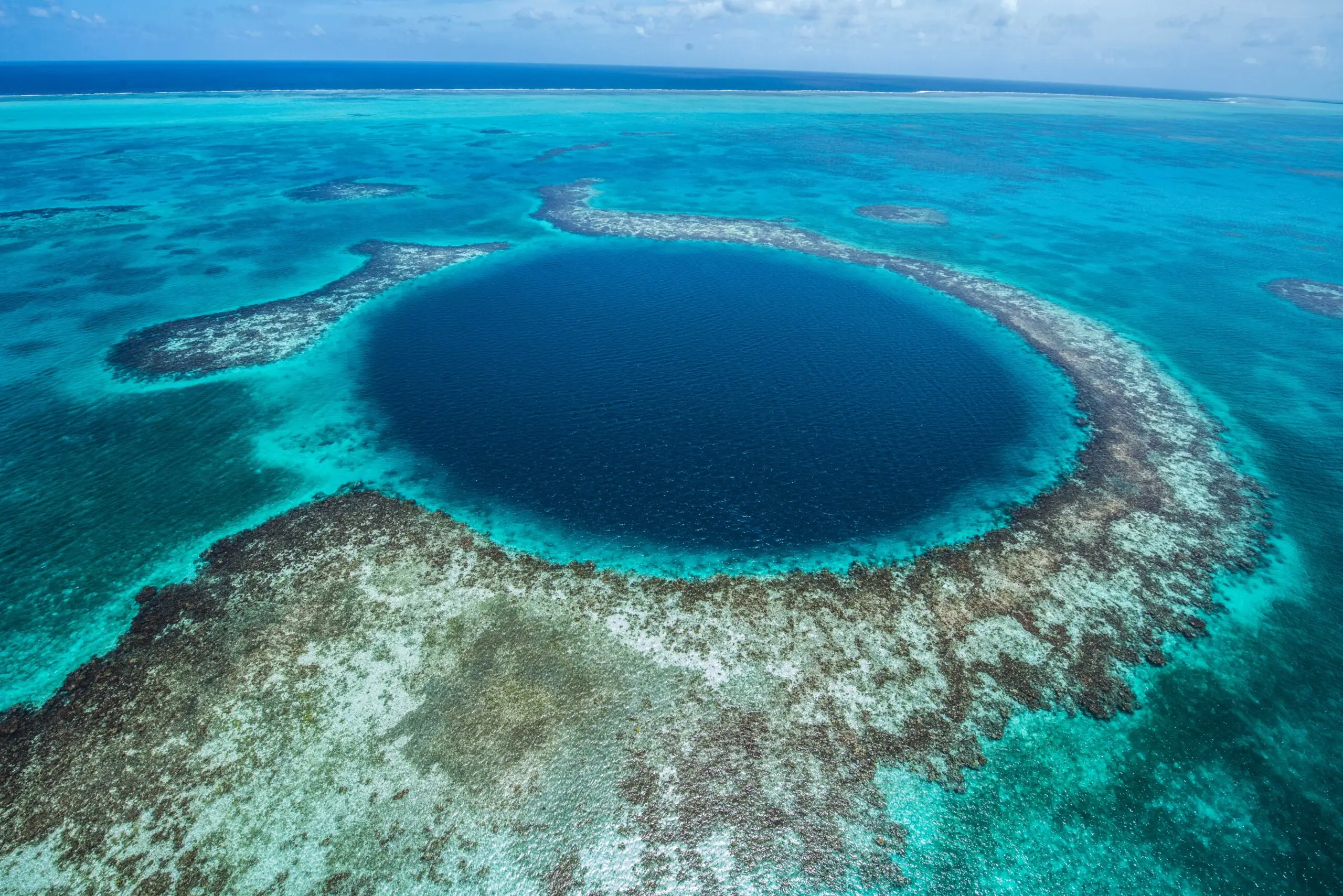 Porcentaje de Turismo en el Gran Agujero Azul: Un Destino Submarino de Enorme Atractivo - Qué tiene de especial el agujero azul de Belice porcentage de turismo en el gran agujero azul - Qué tiene de especial el agujero azul de Belice