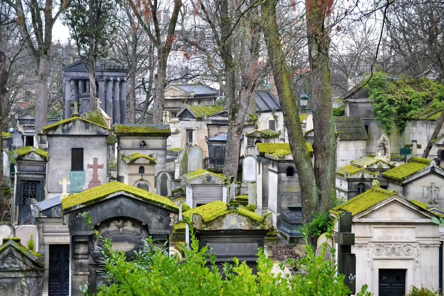 turismo en la tumba de jim morrison - Qué tiene de especial el cementerio Père-Lachaise