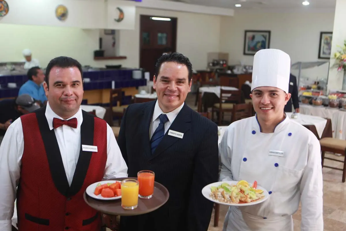 extructura del personal de restaurante y turismo - Qué tipo de personal hay en un restaurante