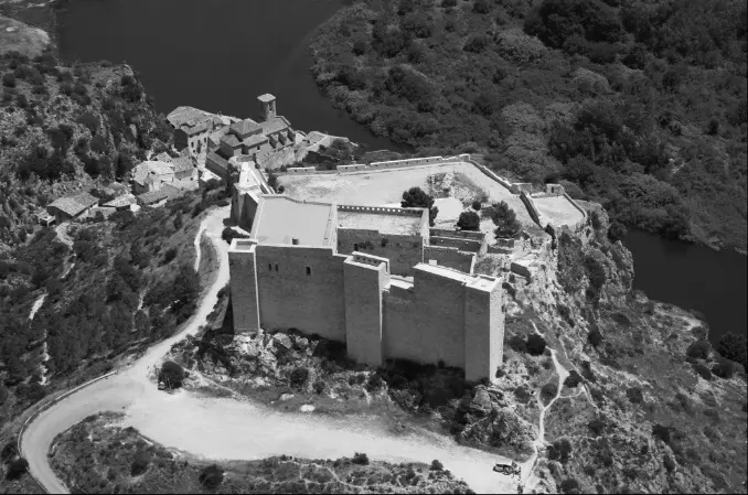 Oficina de Turismo de Miravet: Guía Completa para tu Visita - Quién construyó el castillo de Miravet oficina de turismo de miravet - Quién construyó el castillo de Miravet