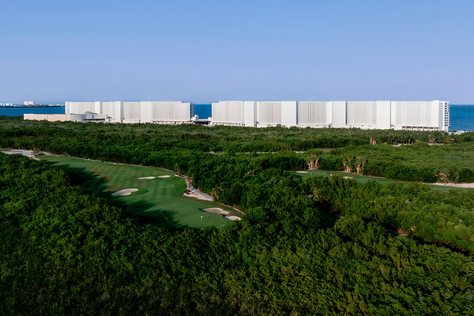 Hoteles Gran Turismo en Cancún: Guía Definitiva para Tu Escapada de Lujo - Quién es el dueño de Ava Resort Cancún hoteles gran turismo en cancun - Quién es el dueño de Ava Resort Cancún