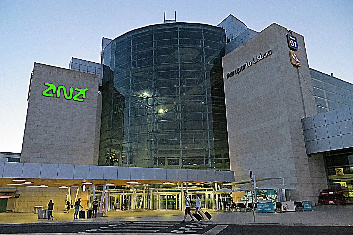 oficina turismo aeropuerto lisboa - Quién gestiona el aeropuerto de Lisboa