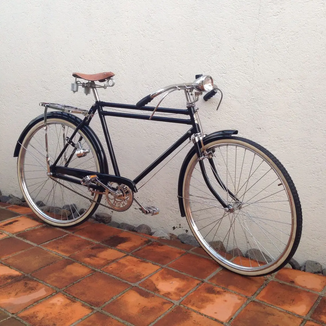 Historia de la Bicicleta y el Cicloturismo: Un Viaje a Través del Tiempo - Quién inventó el cicloturismo bicicletas turismo historia - Quién inventó el cicloturismo